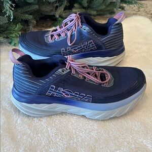 Hoka one and one tennis shoes